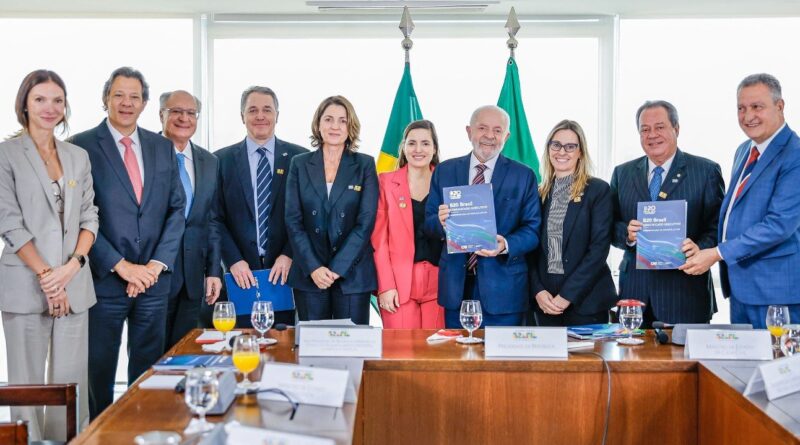 B20 Brasil entrega ao presidente Lula propostas para influenciar o G20