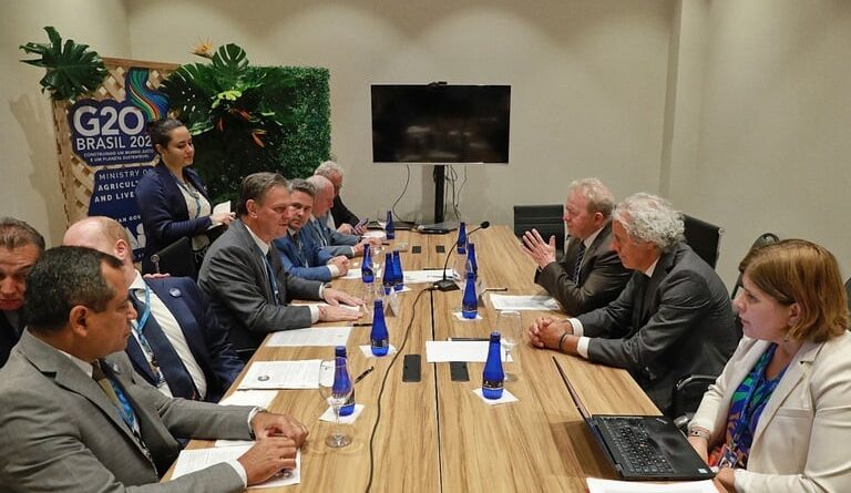 Fávaro pede suspensão da Lei Antidesmatamento em carta entregue à União Europeia