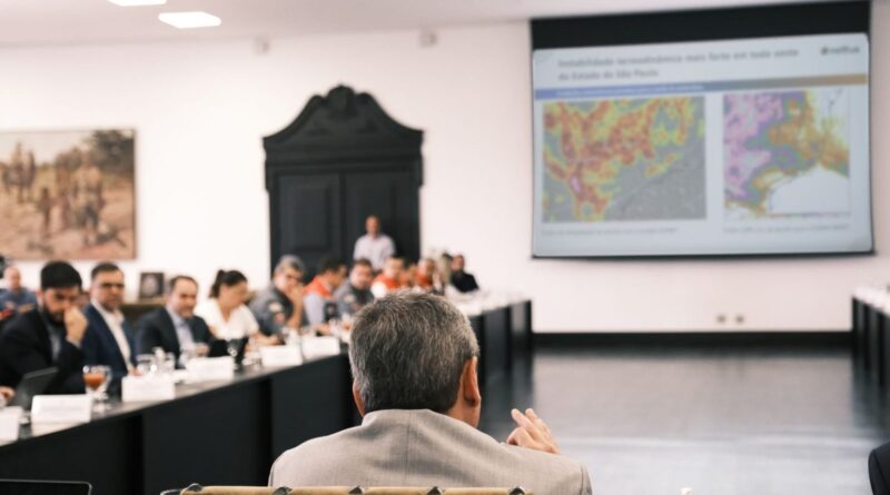 Governo de SP monta gabinete de crise diante de previsão de 200 mm de chuva