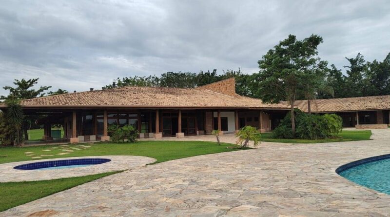 Sítio de 'A Fazenda' e propriedade de Pelé estão à venda; conheça detalhes dos imóveis de luxo