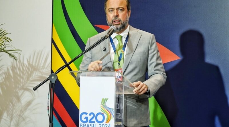 Ministro Alexandre Silveira propõe fundo global para financiar transição energética.