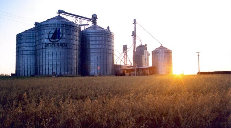 Silos da cooperativa Integrada em Marialva Paraná