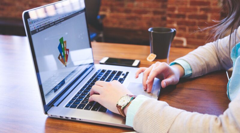 internet no Brasil pode encarecer por disputa no mercado de fibra óptica