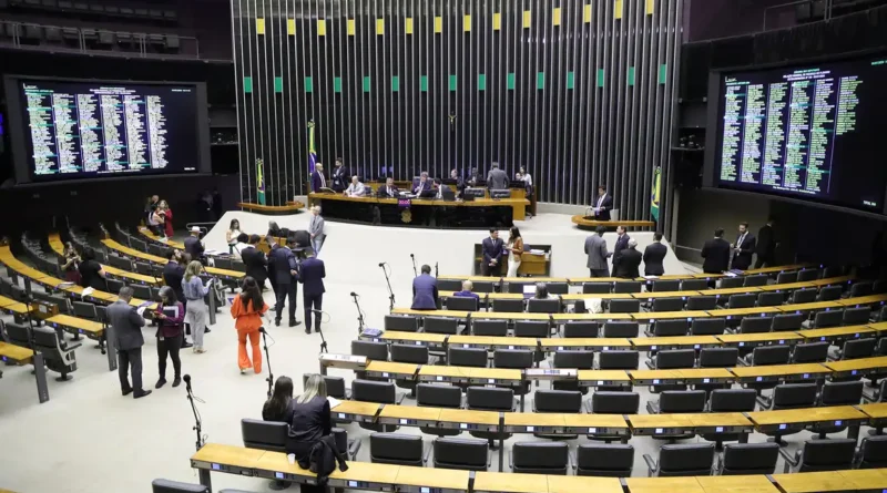 Câmara aprova urgência de texto sobre impostos da reforma tributária