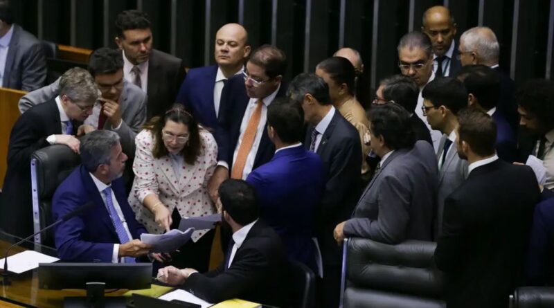 PEC corte de gastos votação Câmara