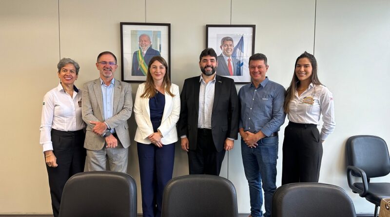 aiba estreita relações com instituições do governo do estado na primeira gestão de Moisés Schmidt