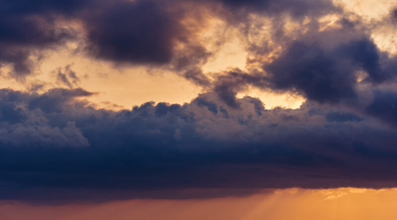 previsão do tempo: nuvens de chuva