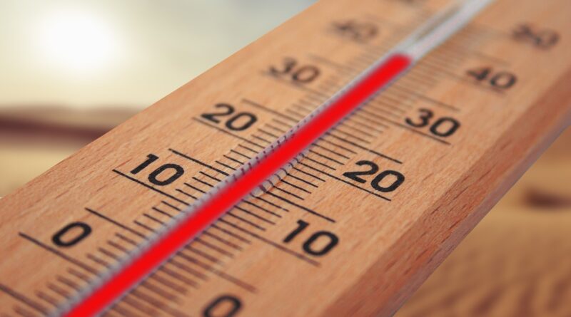 termômetro mostra temperatura de 40 °C