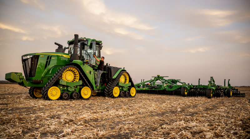 trator com modelo autonômo 9RX da John Deere - máquinas autônomas
