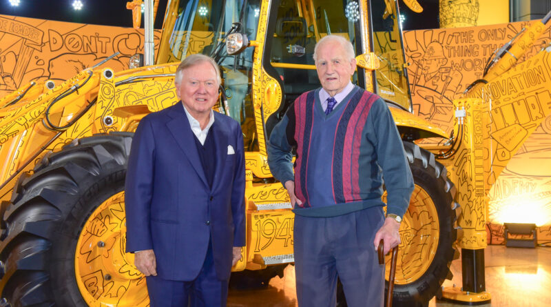 ex-funcionário de 100 anos da JCB