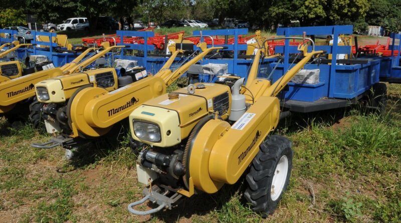 Equipamentos para incentivar a produção agrícola (Codevasf)