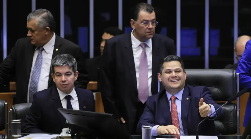 Congresso aprova Orçamento 2025