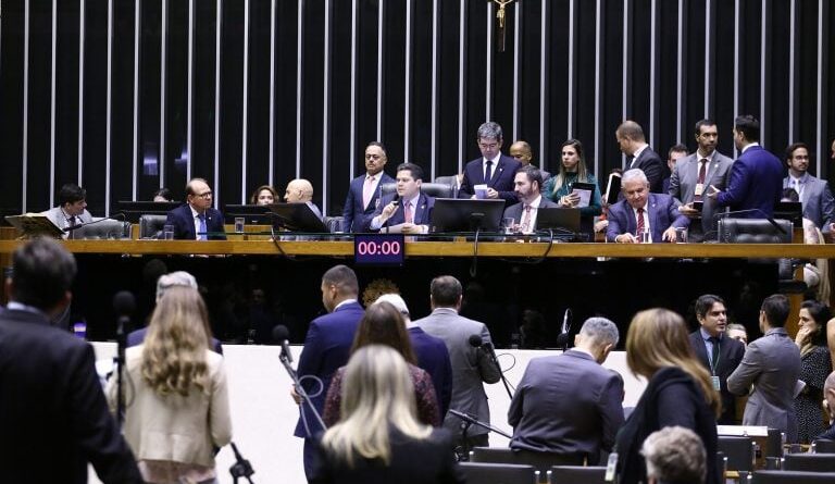 Votação do Orçamento 2025 na Câmara dos Deputados