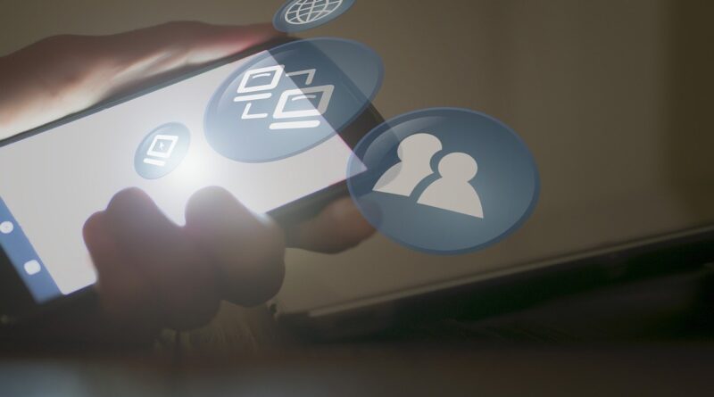 redes sociais, instagram e facebook