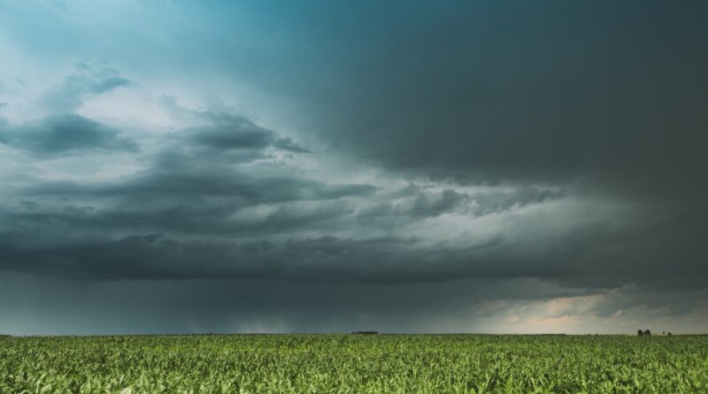 vento forte, ventania, chuva, tempestades