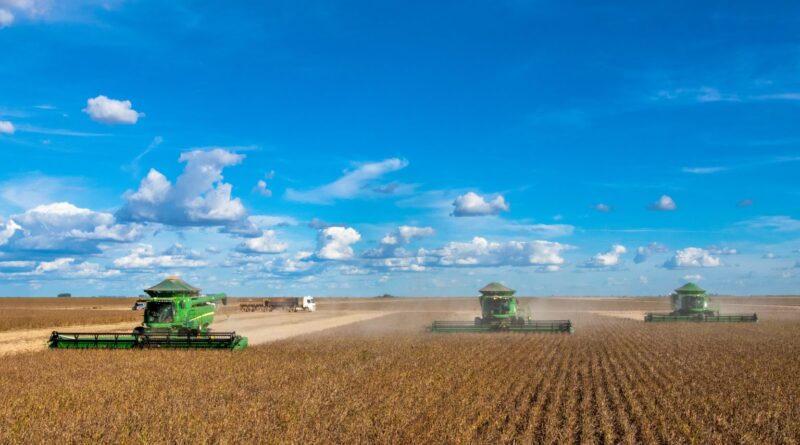 colheita de soja, colheitadeira, lavoura, bahia