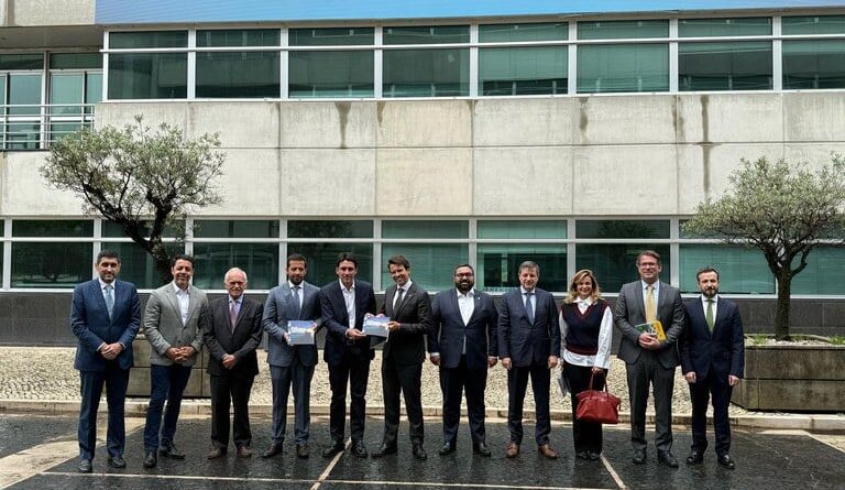 Delegação brasileira na Europa apresenta o projeto do túnel Santos-Guarujá