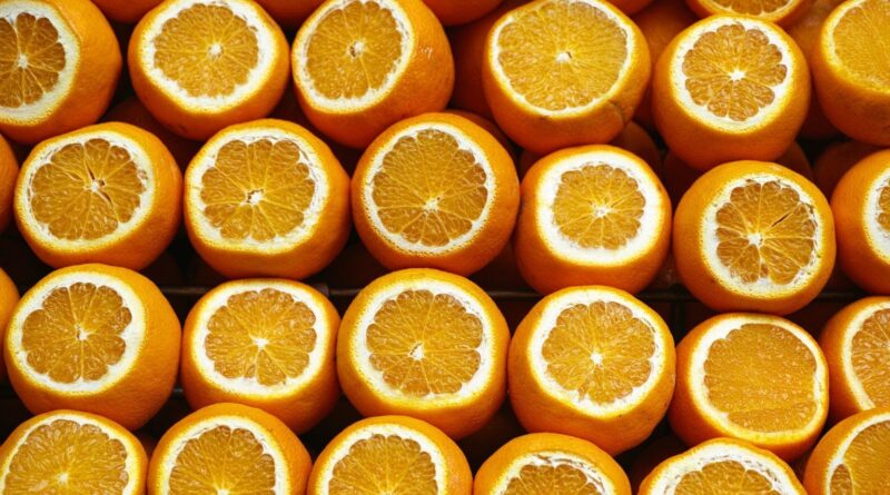 Laranja sofre desvalorização frente a baixa no consumo e grande estoque