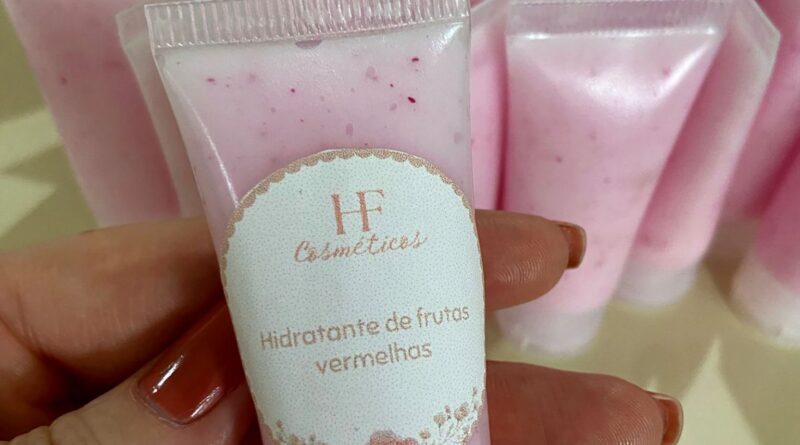 Alunos de rede pública desenvolvem marca de cosméticos naturais