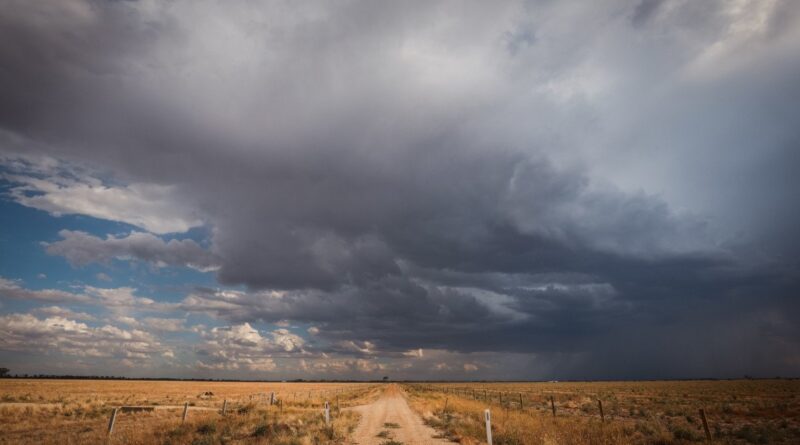 Perigo no litoral, ar seco e condições pra geada; veja como fica o tempo pelo Brasil no feriadão