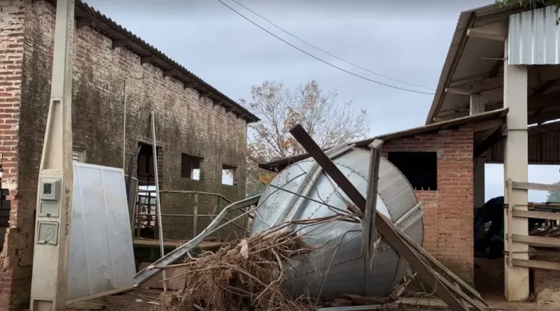 Propriedade leiteira após enchente no Rio Grande do Sul