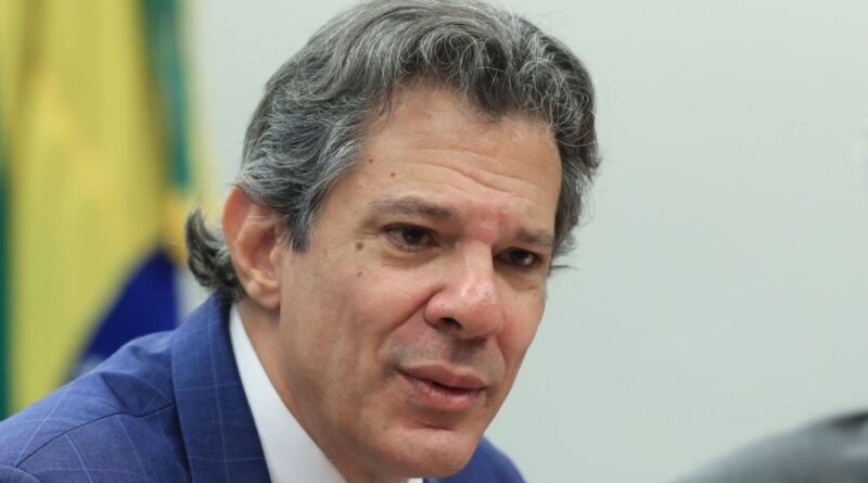 Fim de isenção a títulos privados não prejudicará produtor, diz Haddad