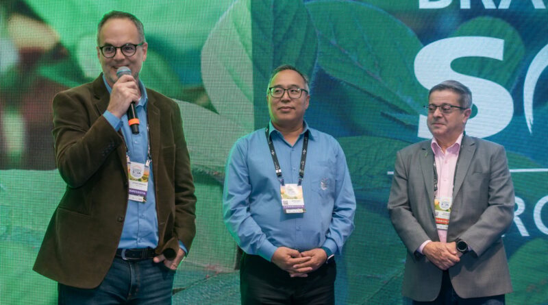 Cbsoja reúne 2 mil congressistas em Campinas (SP)