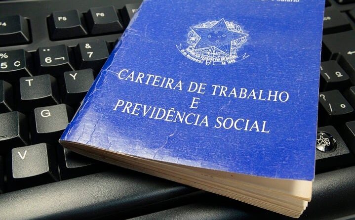 ibge, desemprego, carteira de trabalho