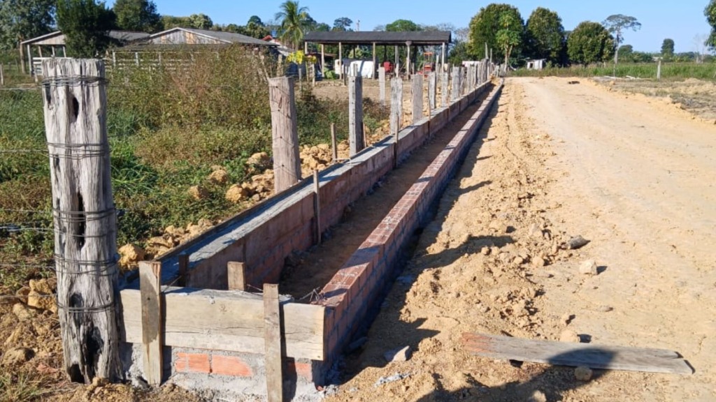 Detalhe do cocho de alimentação do gado no confinamento. Foto: Ezequias Freitas/Friboi de Ariquemes (RO)