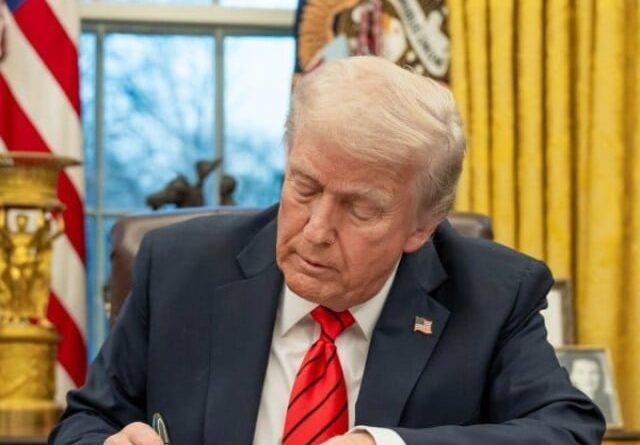 Economista avalia que tarifaço não deve se sustentar a longo prazo