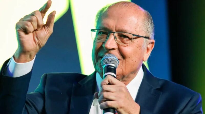 Plano de contingência ao tarifaço deve sair até terça, diz Alckmin