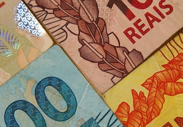 Exportadores afetados pelo tarifaço já podem se habilitar para receber crédito do BNDES