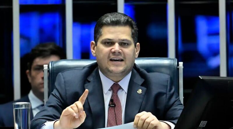 Presidente do Senado manda arquivar PEC da Blindagem após rejeição em Comissão