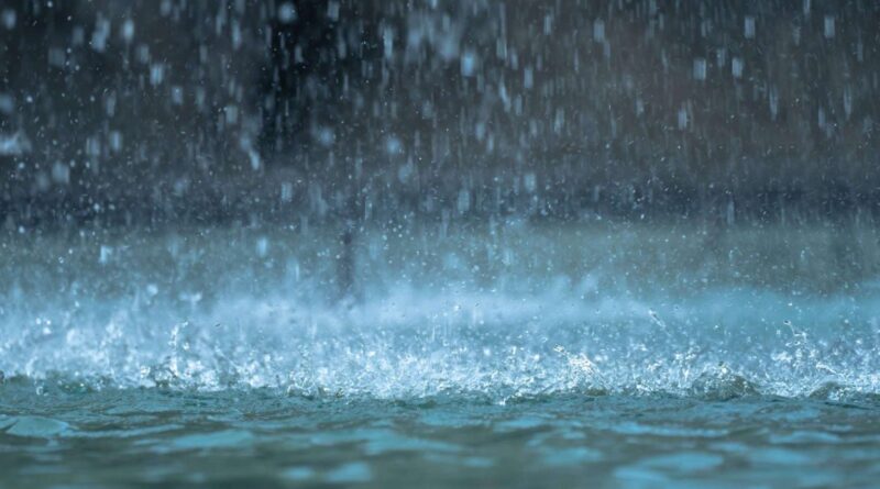 Fim de semana chega com chuva e e calor; veja a previsão do tempo