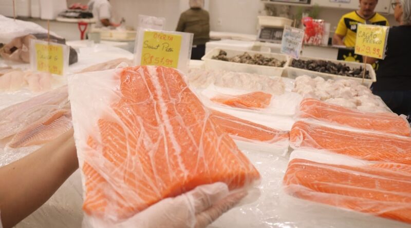 Salmão por R$ 49,99/kg é destaque em festival de mercado de peixes