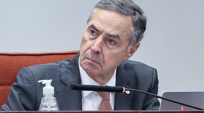 Barroso anuncia que vai deixar cargo de ministro do STF