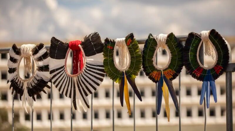 Indígenas fazem ato no STF e defendem derrubada do marco temporal