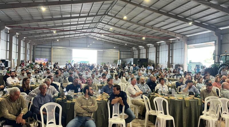 Sidrolândia abre a safra de soja 25/26 com presença de 1,2 mil pessoas