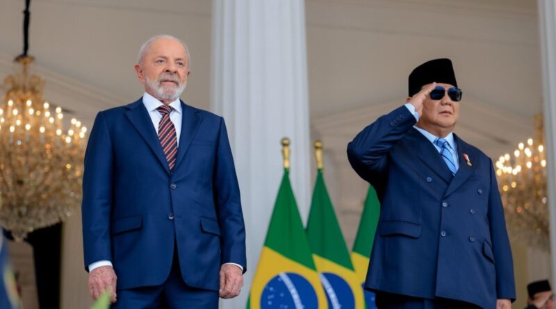 Na Indonésia, Lula confirma que vai ser candidato em 2026