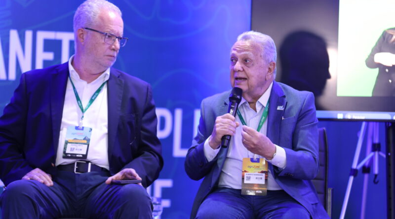 'Nós somos melhores, e eles sabem disso', afirma Roberto Rodrigues sobre concorrência global