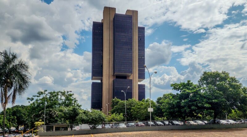 Selic se mantém em 15% pela 20ª semana seguida, segundo Boletim Focus