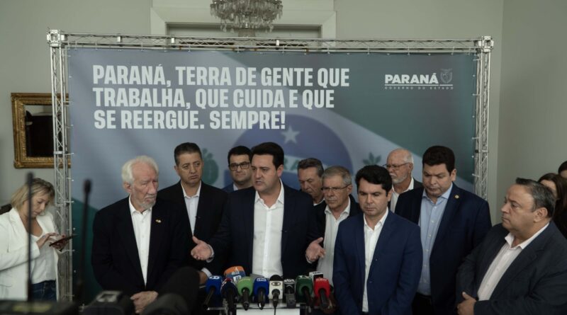 Após tornado destruir Rio Bonito do Iguaçu, governo do Paraná anuncia construção de 320 casas