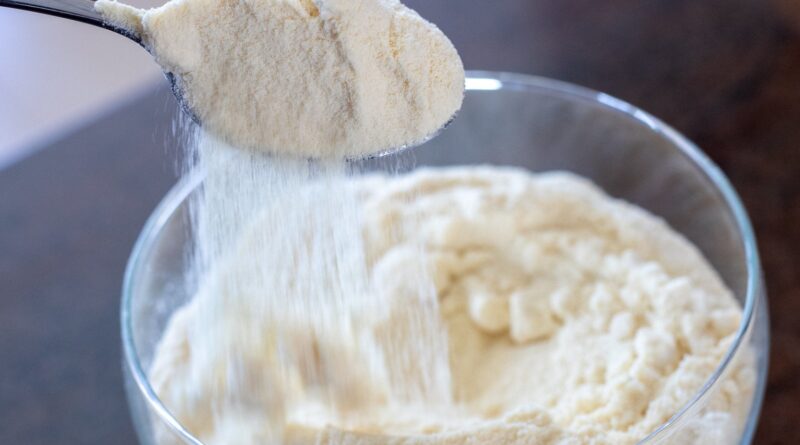 Governo do RS anuncia compra de 2,2 mil toneladas de leite em pó