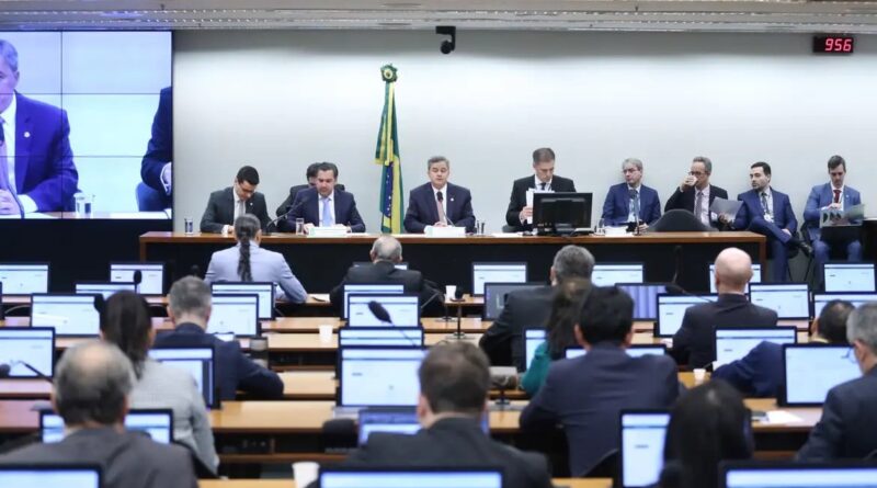 Comissão do Congresso aprova Orçamento de 2026