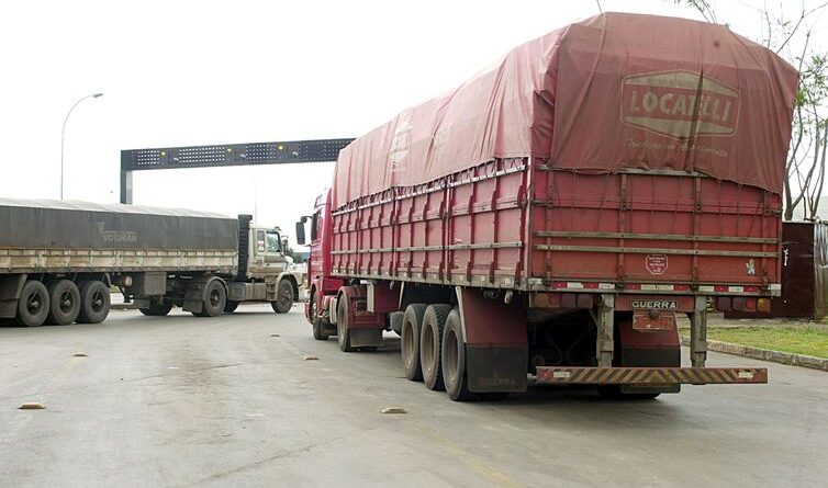 caminhões, frete, transporte