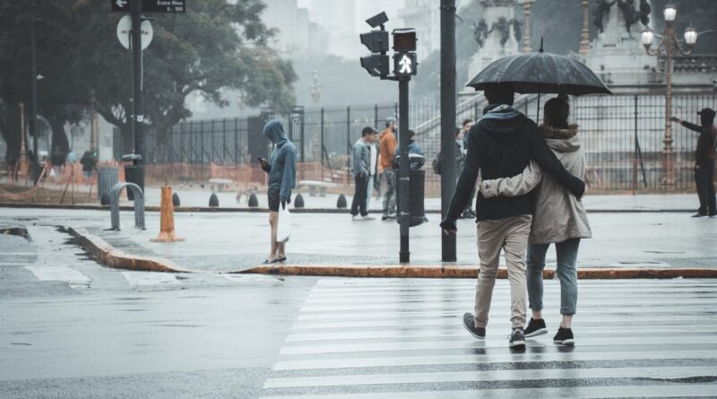 Frente fria 'muda de endereço' e leva chuva a novas áreas