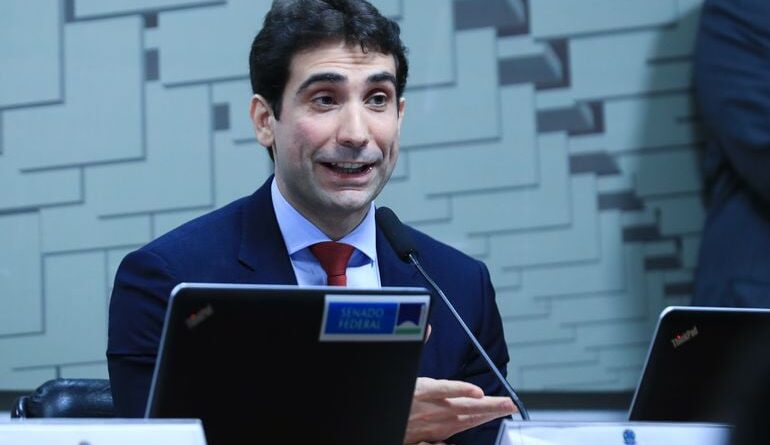 Aprovado para o BC, Galípolo diz que linguagem do Copom gera ruído