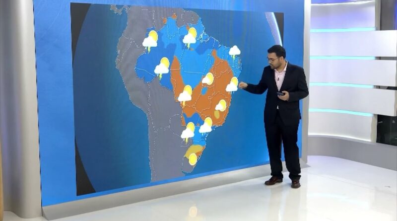 Frente fria provoca amanhecer gelado no Rio Grande do Sul