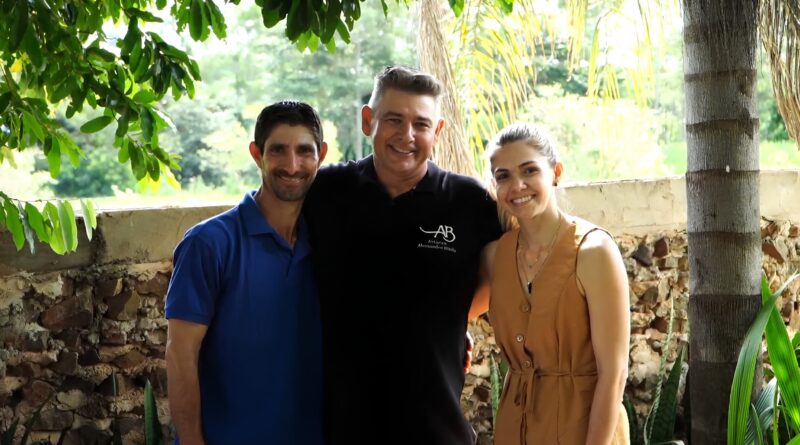 Família de avicultores do interior do Paraná