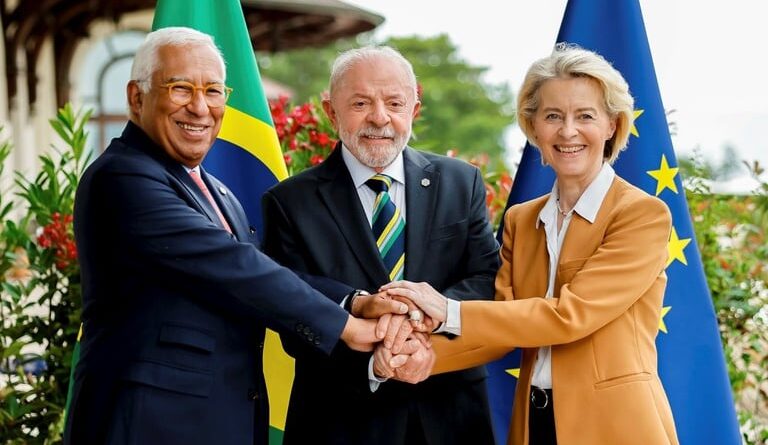 presidente Luiz Inácio Lula da Silva encontrou-se hoje, 16 de junho, em Évian, na França, à margem da reunião do G7, com a presidente da Comissão Europeia, Ursula von der Leyen, e com o presidente do Conselho Europeu, António Costa